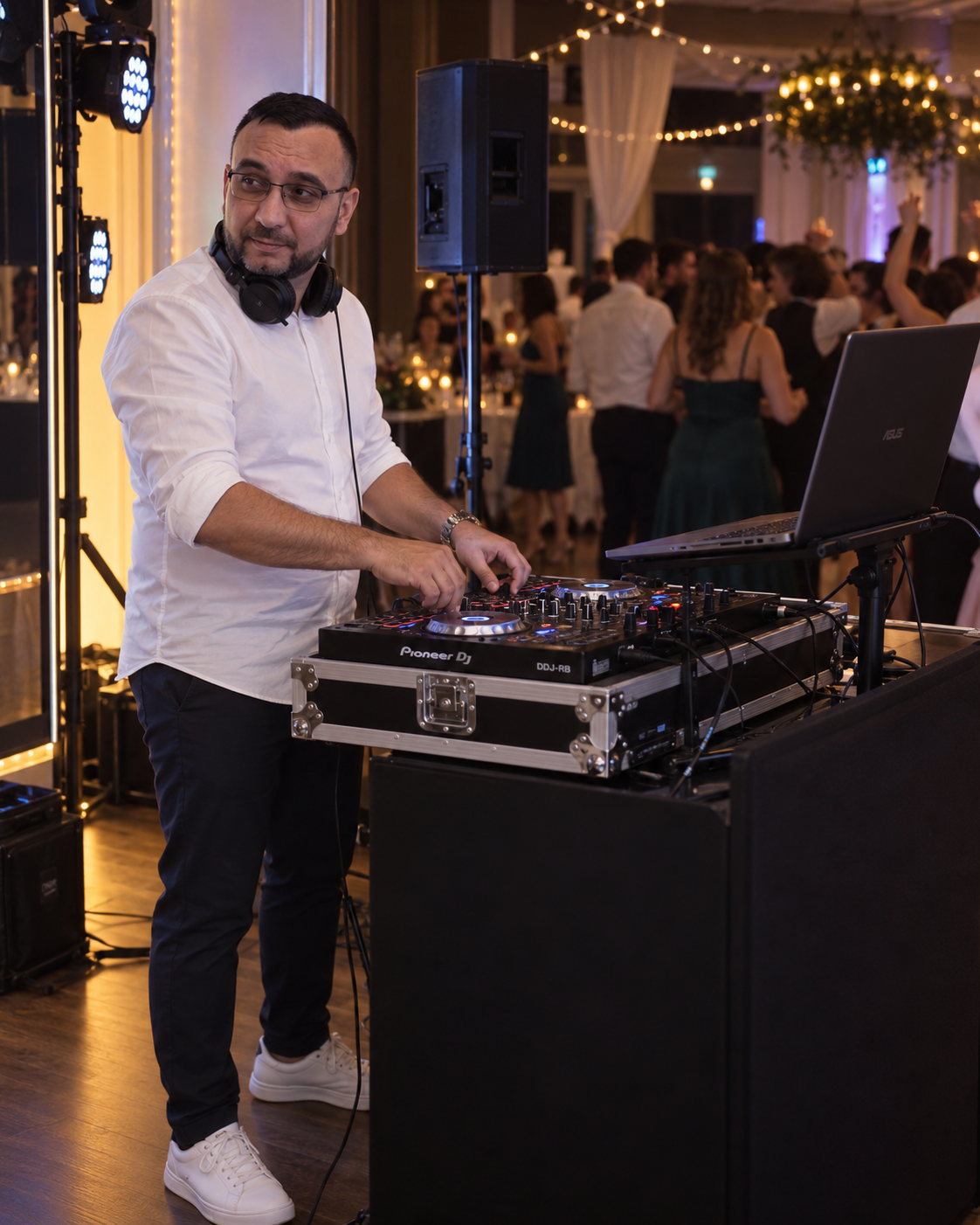 Rupa Zoltán rendezvény DJ munka közben