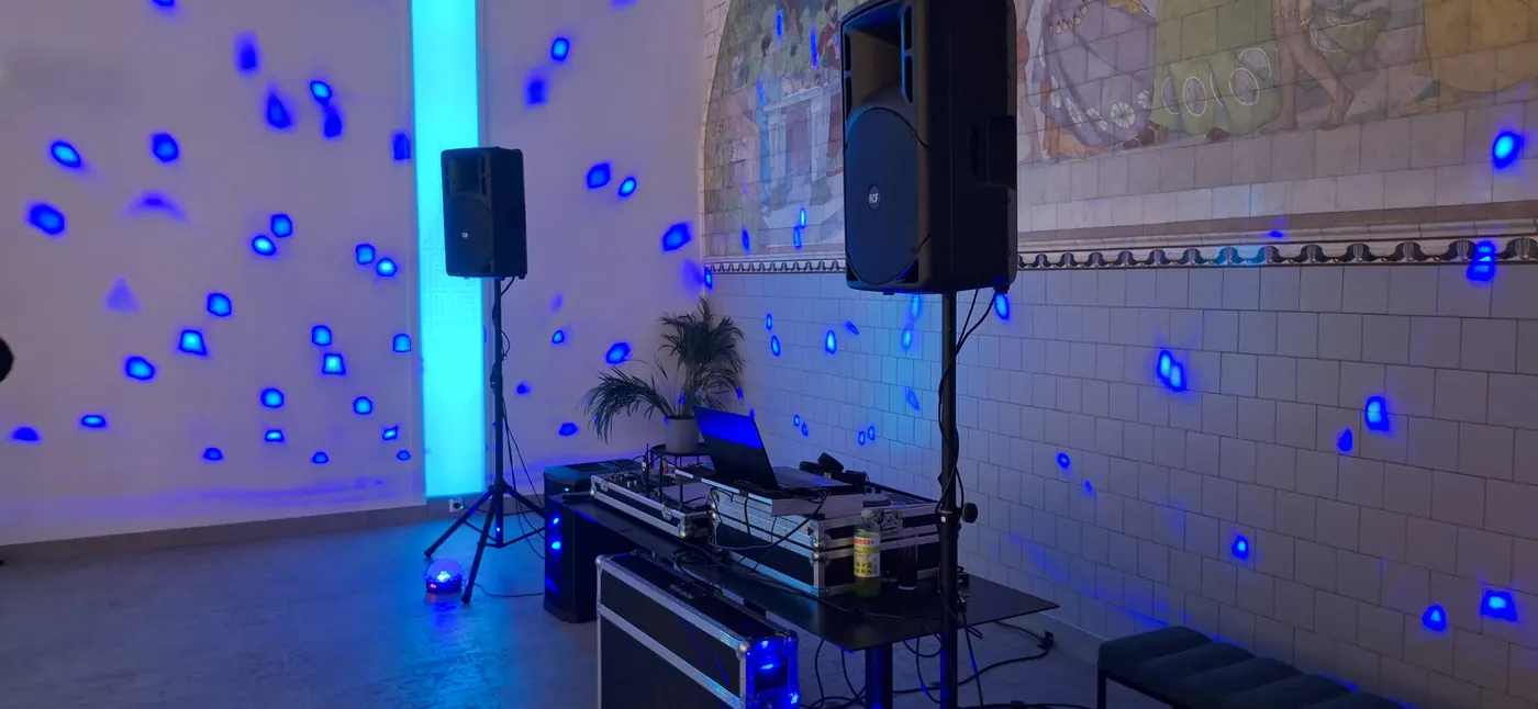 Esküvői DJ Hangosítás